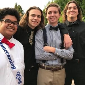 Meet your Posher, Simon